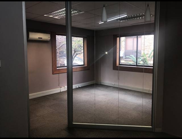 114M² OFFICE TO LET IN BELLVILLE CENTRAL